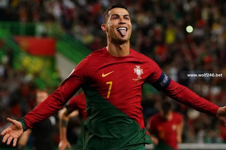 កំពូលកីឡាករ​ទាំង​១០​រូប​ដែលរក​គ្រាប់​បាល់​​បាន​ច្រើន​បំផុត​ ឲ្យ​ក្រុម​ជម្រើស​ជាតិ​ នៅ​ស.វ​ទី​២១​