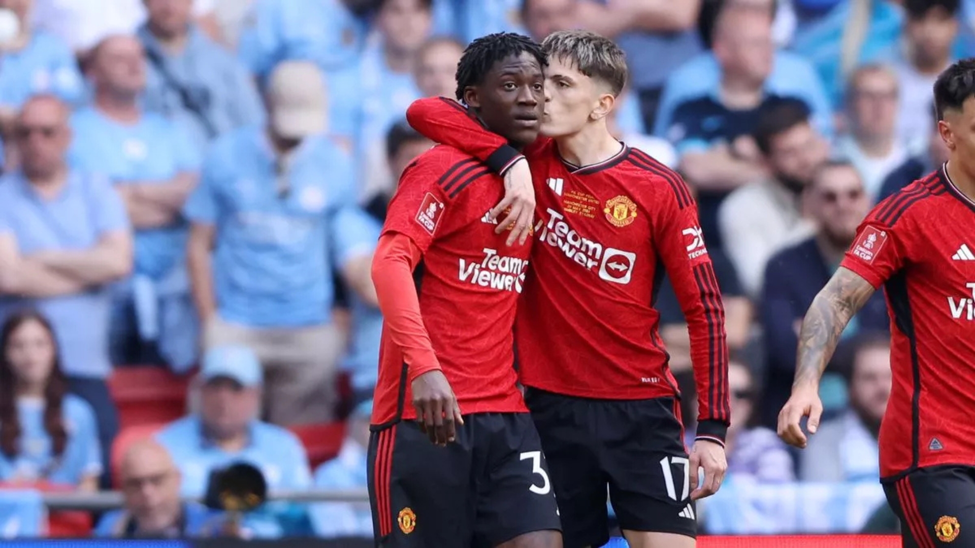 បីសាចក្រហម Man Utd កំពុងមានការស្ទាក់ស្ទើរក្នុងការលក់ចេញកីឡាករឆ្នើមរបស់ខ្លួន២រូបនេះ ដោយសារ… បីសាចក្រហម Man Utd កំពុងមានការស្ទាក់ស្ទើរក្នុងការលក់ចេញកីឡាករឆ្នើមរបស់ខ្លួន២រូបនេះ ដោយសារ…