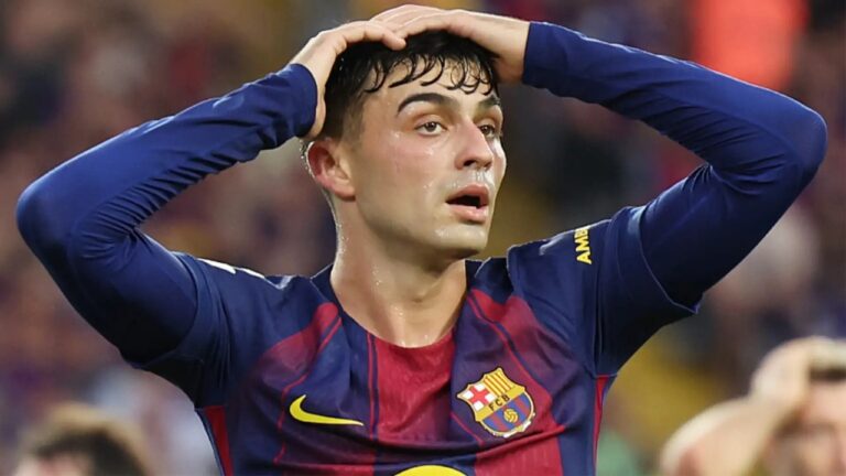 Hansi Flick បង្ហាញព័ត៌មានថ្មីអំពី Pedri បន្ទាប់ពីខ្សែបម្រើ Barcelona ត្រូវបង្ខំឲ្យចាកចេញដោយសាររបួសក្នុងការប្រកួតជាមួយ Slavia Prague