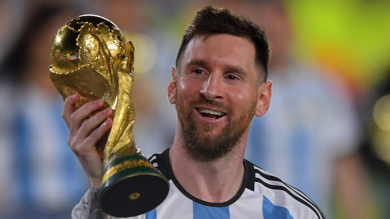 Lionel Messi បានជួបប្រជុំជាមួយគ្រូបង្វឹក Argentina ដើម្បីពិភាក្សាអំពីផែនការ World Cup 2026