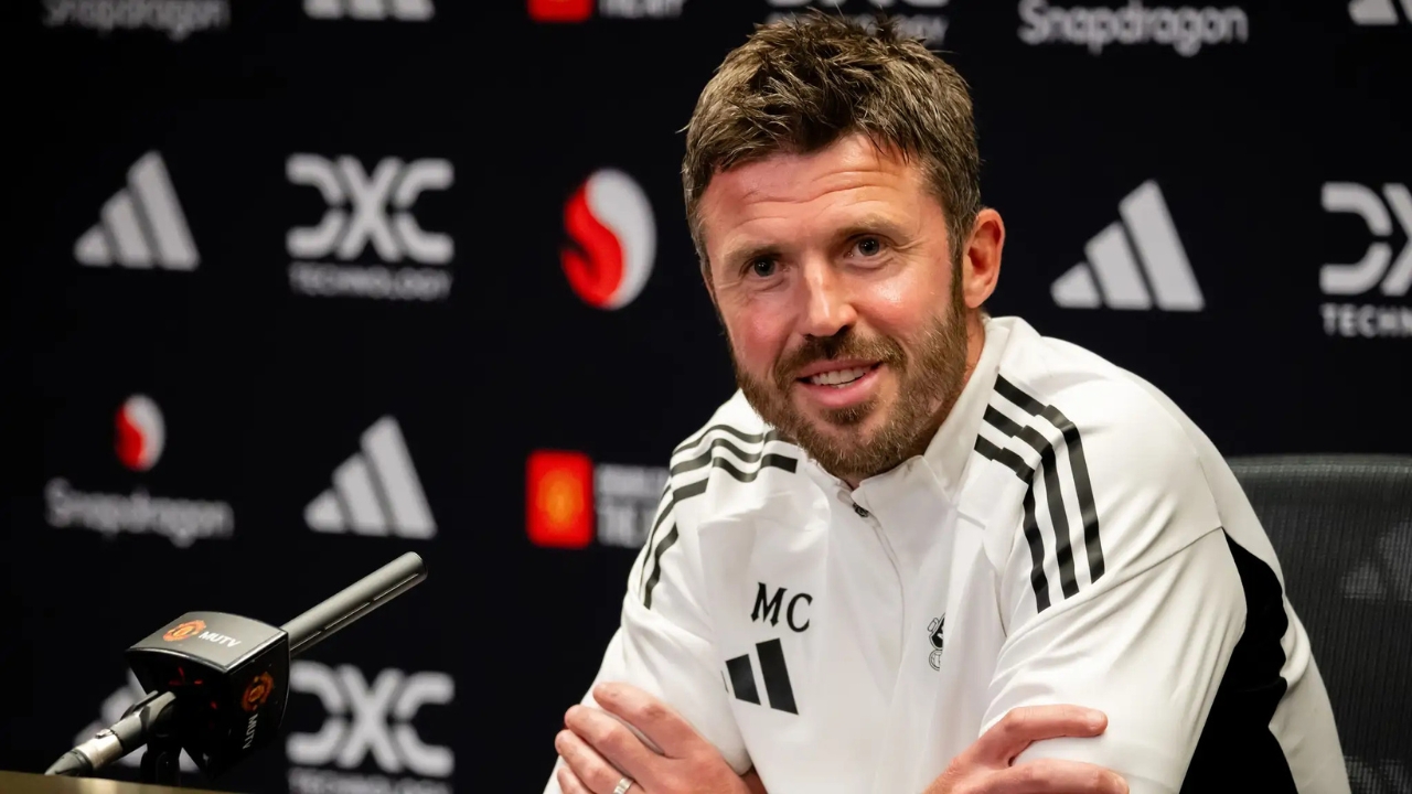 Michael Carrick អះអាងថា នៅតែមាន វេទមន្ត ជុំវិញ Man Utd