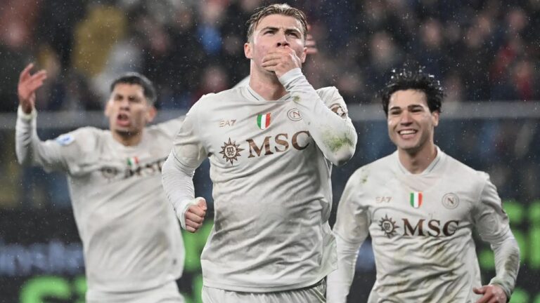 Rasmus Hojlund អាចនឹងលែងវិលត្រឡប់ទៅ Man Utd វិញហើយ ខណៈពេលដែលប្រធាន Napoli បញ្ជាក់ពីផែនការបញ្ចប់ការផ្ទេរជាអចិន្ត្រៃយ៍